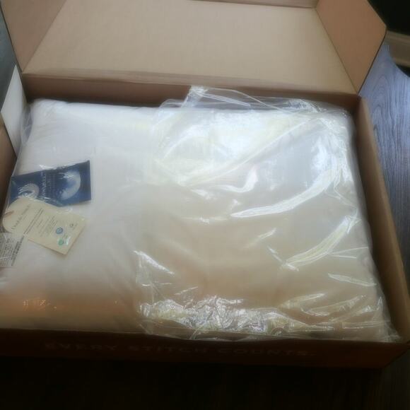 NEW Double Stitch by Bedsure Down Pillow  3-Chamber Standard Size Firm - Picture 8 of 10